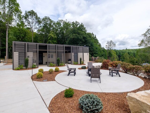 Couples Glamping Cabin photo 22
