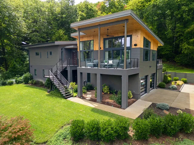 The Overlook luxury lodge with panoramic Pisgah wilderness views at Valley Bear Farms